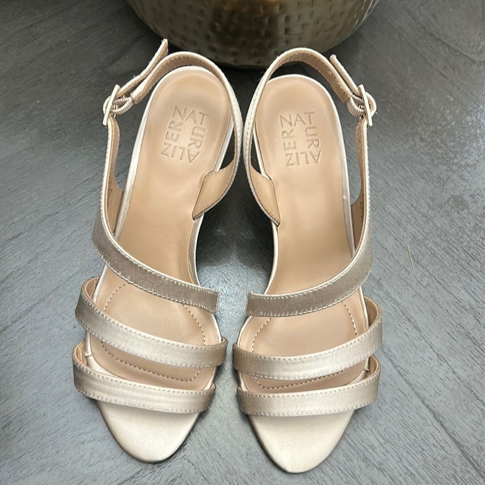 Naturalizer Taimi Heeled Sandal (Wide) - Picture 5 of 11